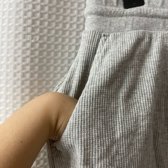 NWOT L&G Wafflestitch Drawstring Shorts - Picture 2 of 5